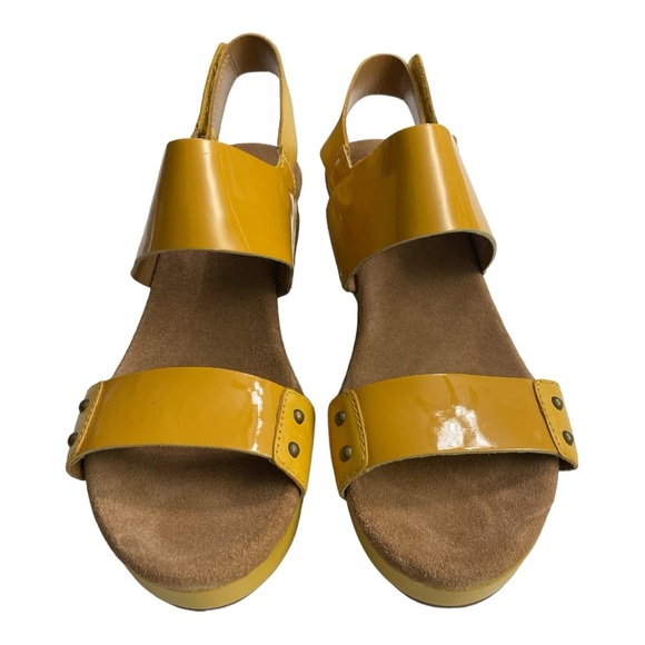 Clark’s Artisan Casslyn Dez Mustard Yellow Patent Platform Wedge Sandals 10 - Picture 2 of 13
